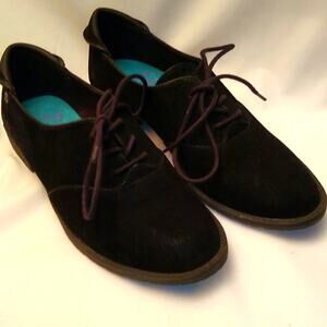 Blowfish size 8.5 suede black tie shoes.